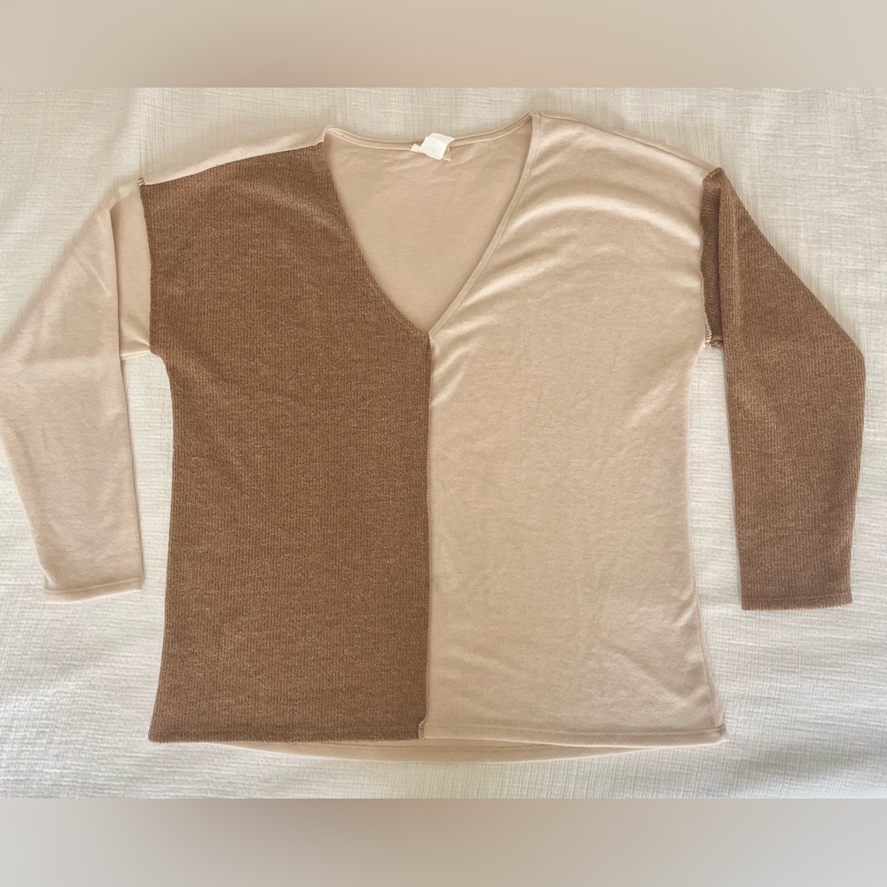 BiBi Beige & Tan sweater size Small (oversized ptp ~22”)
